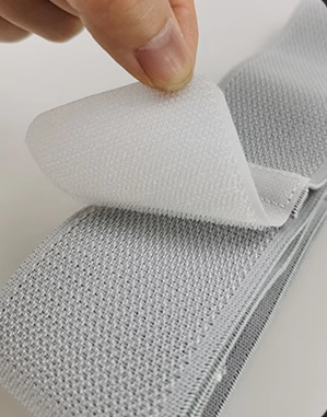 Strap support sports knee pads